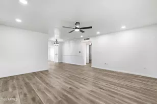 10528 W Saratoga Cir, Sun City, AZ 85351 - Photo 6