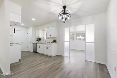 10528 W Saratoga Circle, Sun City, AZ 85351 - Photo 6