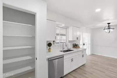 10528 W Saratoga Circle, Sun City, AZ 85351 - Photo 8