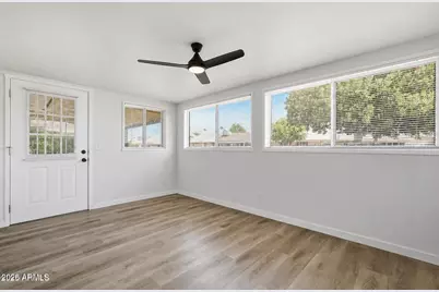 10528 W Saratoga Circle, Sun City, AZ 85351 - Photo 14