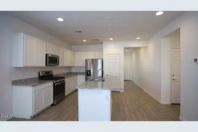 5722 W Getty Drive, Phoenix, AZ 85043 - Photo 10