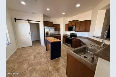 26140 W Runion Drive, Buckeye, AZ 85396 - Photo 4