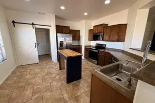 26140 W Runion Dr, Buckeye, AZ 85396 - Photo 4
