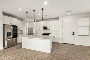 2042 W Lariat Ln, Phoenix, AZ 85085 - Photo 8