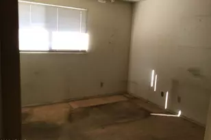 3235 E Larkspur Dr, Phoenix, AZ 85032 - Photo 12