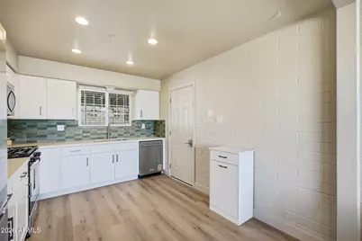 123 W South Mountain Avenue, Phoenix, AZ 85041 - Photo 10