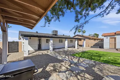 123 W South Mountain Avenue, Phoenix, AZ 85041 - Photo 24