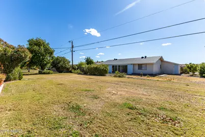 10511 W Clair Drive, Sun City, AZ 85351 - Photo 30