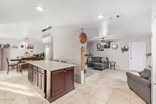 3201 W Acoma Dr, Phoenix, AZ 85053 - Photo 8