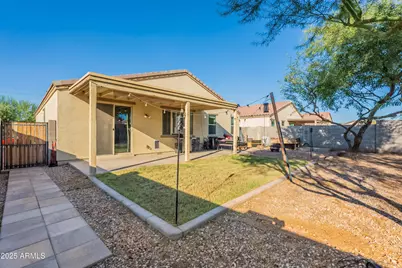 1813 E Grenadine Road, Phoenix, AZ 85040 - Photo 30
