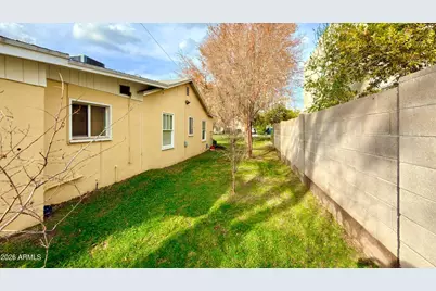 1011 E Medlock Drive, Phoenix, AZ 85014 - Photo 10