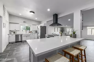 12101 N 36th St, Phoenix, AZ 85028 - Photo 8