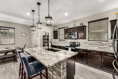 10172 W Carlota Lane, Peoria, AZ 85383 - Photo 8