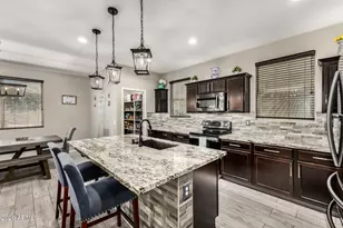 10172 W Carlota Ln, Peoria, AZ 85383 - Photo 8