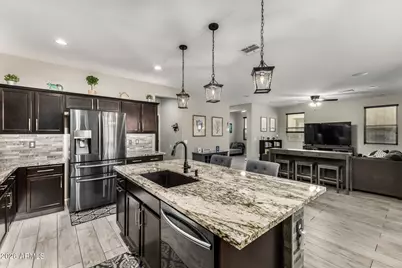 10172 W Carlota Lane, Peoria, AZ 85383 - Photo 2