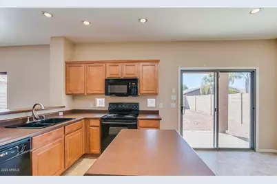 13741 W Port Royale Lane, Surprise, AZ 85379 - Photo 6