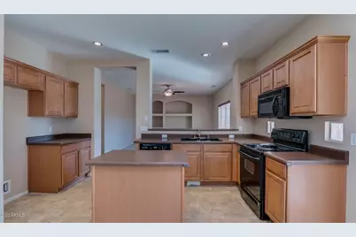 13741 W Port Royale Lane, Surprise, AZ 85379 - Photo 2