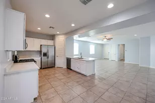 16382 W Questa Dr, Surprise, AZ 85387 - Photo 6