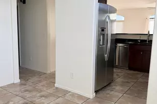 2725 E Mine Creek Rd, Phoenix, AZ 85024 - Photo 8