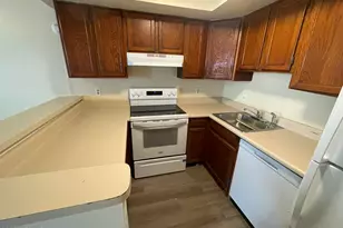 2040 S Longmore St, Mesa, AZ 85202 - Photo 6