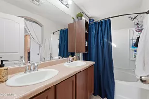 7776 W Bonitos Dr, Phoenix, AZ 85035 - Photo 16