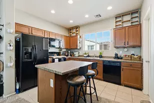 7776 W Bonitos Dr, Phoenix, AZ 85035 - Photo 10