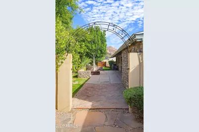 4030 E Stanford Drive, Phoenix, AZ 85018 - Photo 40
