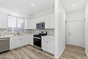 891 E Sherri Dr, Gilbert, AZ 85296 - Photo 8