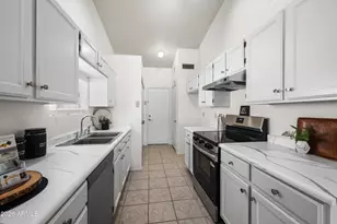 11016 N 15th St, Phoenix, AZ 85020 - Photo 2