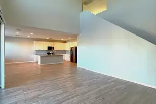 7331 S 23rd Dr, Phoenix, AZ 85041 - Photo 2