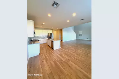 7331 S 23rd Drive, Phoenix, AZ 85041 - Photo 8