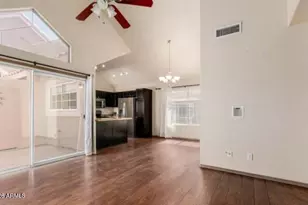 1633 E Lakeside Dr, Gilbert, AZ 85234 - Photo 10