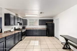 3049 N 53rd Dr, Phoenix, AZ 85031 - Photo 6