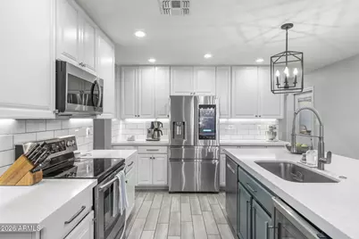 8649 E Buena Terra Way, Scottsdale, AZ 85250 - Photo 10