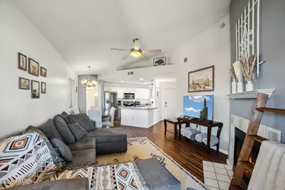 10401 N 52nd Street #210, Paradise Valley, AZ 85253 - Photo 2