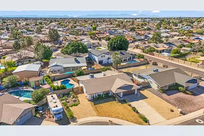 3651 W Aire Libre Avenue, Phoenix, AZ 85053 - Photo 10