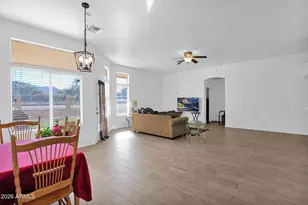 907 E Gary Ln, Phoenix, AZ 85042 - Photo 6