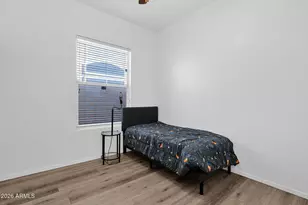 907 E Gary Ln, Phoenix, AZ 85042 - Photo 16