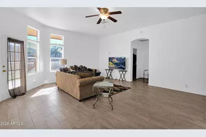 907 E Gary Lane, Phoenix, AZ 85042 - Photo 8