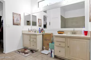 907 E Gary Ln, Phoenix, AZ 85042 - Photo 12