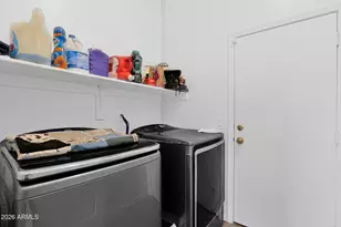 907 E Gary Ln, Phoenix, AZ 85042 - Photo 14