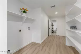 3414 W Gelding Dr, Phoenix, AZ 85053 - Photo 28