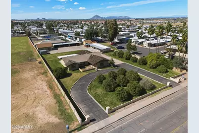 2042 N Center Street, Mesa, AZ 85201 - Photo 2