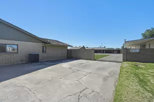 2042 N Center St, Mesa, AZ 85201 - Photo 12