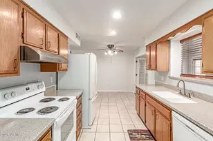 10329 W Floriade Dr, Sun City, AZ 85351 - Photo 14