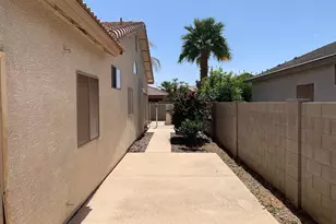 14641 W Hearn Rd, Surprise, AZ 85379 - Photo 34