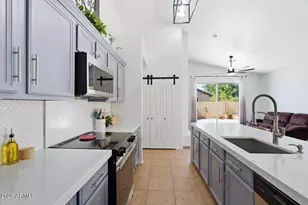 6822 S 40th Dr, Phoenix, AZ 85041 - Photo 14