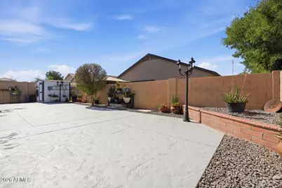 6822 S 40th Drive, Phoenix, AZ 85041 - Photo 32