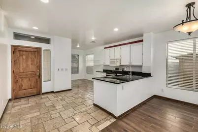 6157 W Echo Lane, Glendale, AZ 85302 - Photo 10