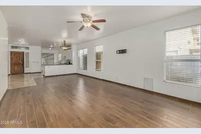 6157 W Echo Lane, Glendale, AZ 85302 - Photo 8